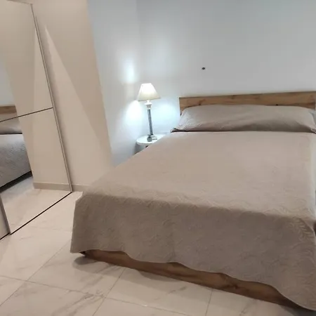 Lovely Modern One Bedroom